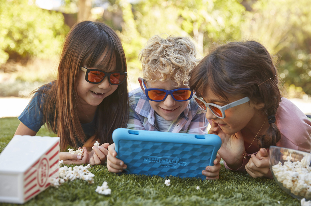 How to Protect Your Children’s Eyes From Blue Light