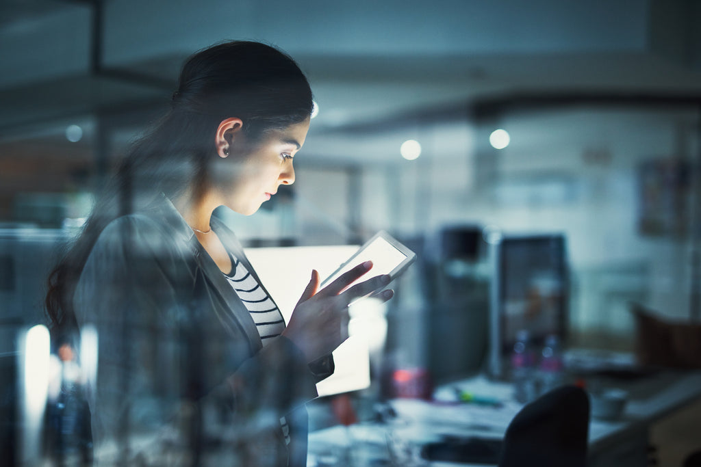 5 Tips for Creating a Blue Light Friendly, Healthy Workspace